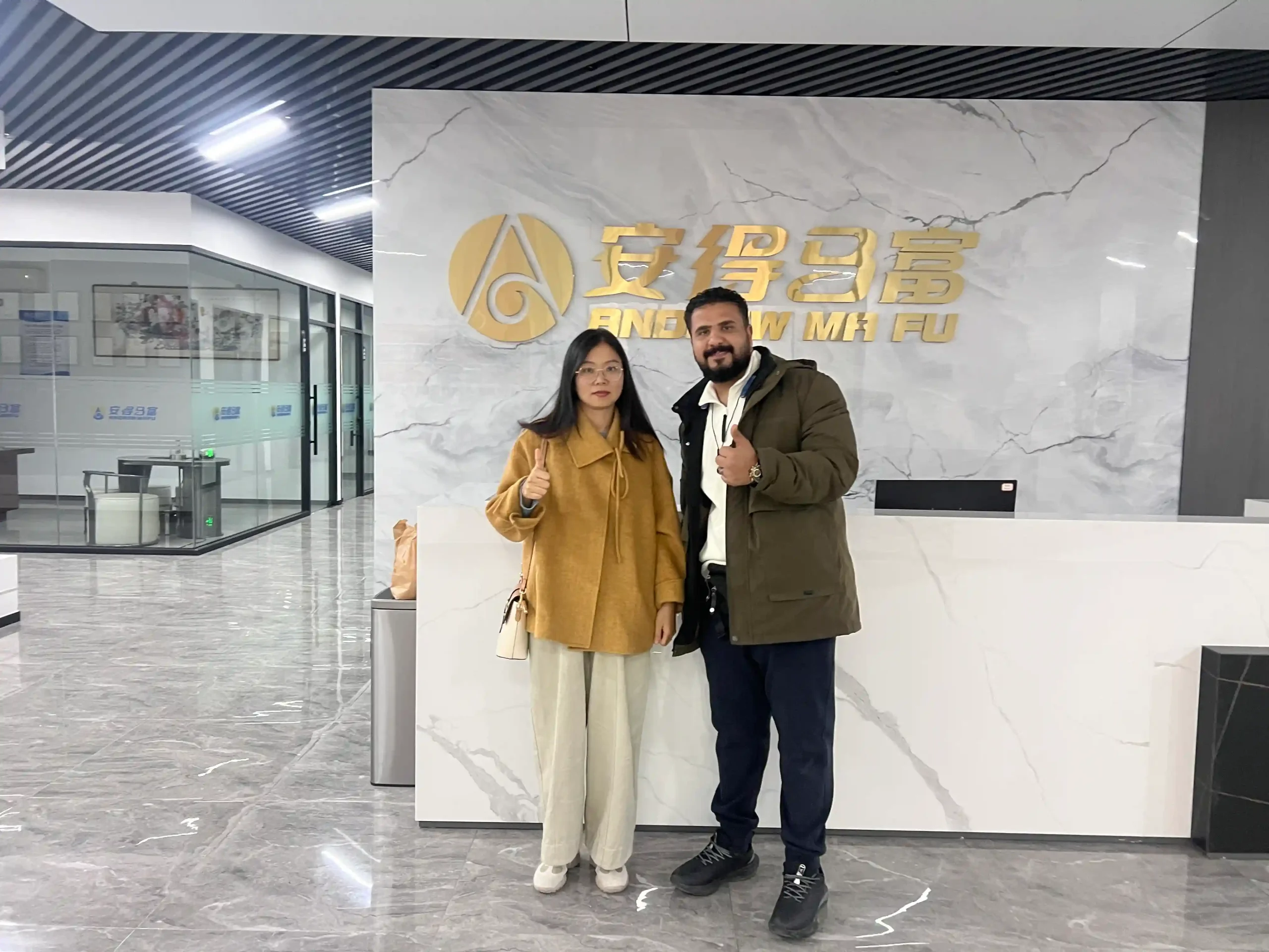 Agent Arabic Baking Machinery navštěvuje Andrew Mafu Machinery, aby diskutoval o spolupráci linky na výrobu baget