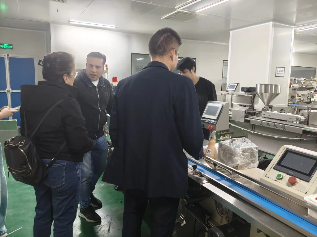 मेक्सिकन ग्राहक ADMF कारखान्याला भेट देतात (3)