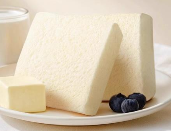 White High-Moisture Toast Bread